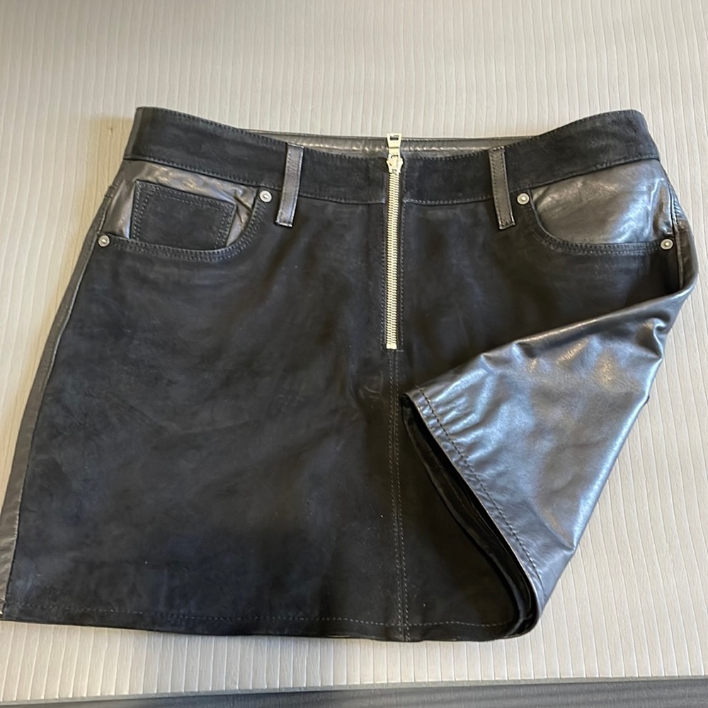 Hudson like new mini skirt suede front and leather back 27 s or xs